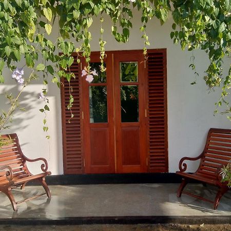 Mandara Rest Bed & Breakfast Hikkaduwa Eksteriør bilde
