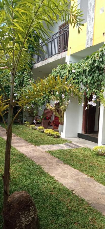 Mandara Rest Bed & Breakfast Hikkaduwa Eksteriør bilde