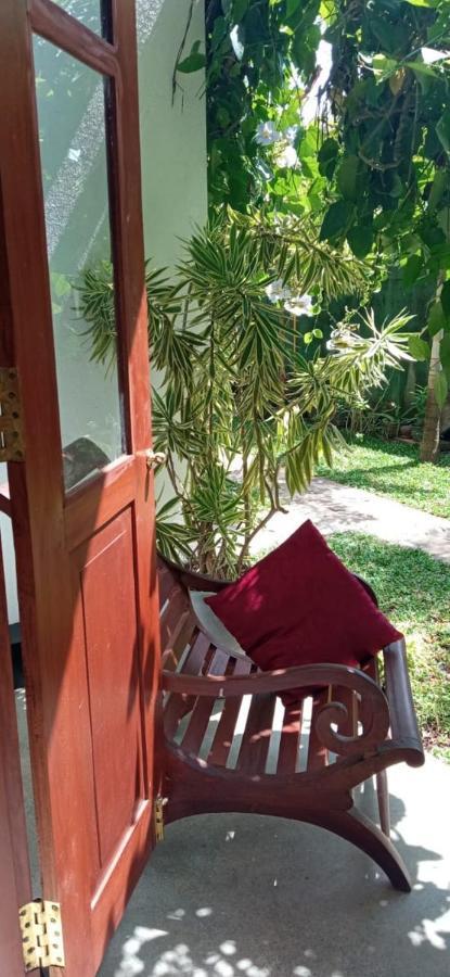 Mandara Rest Bed & Breakfast Hikkaduwa Eksteriør bilde
