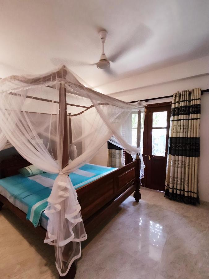 Mandara Rest Bed & Breakfast Hikkaduwa Eksteriør bilde